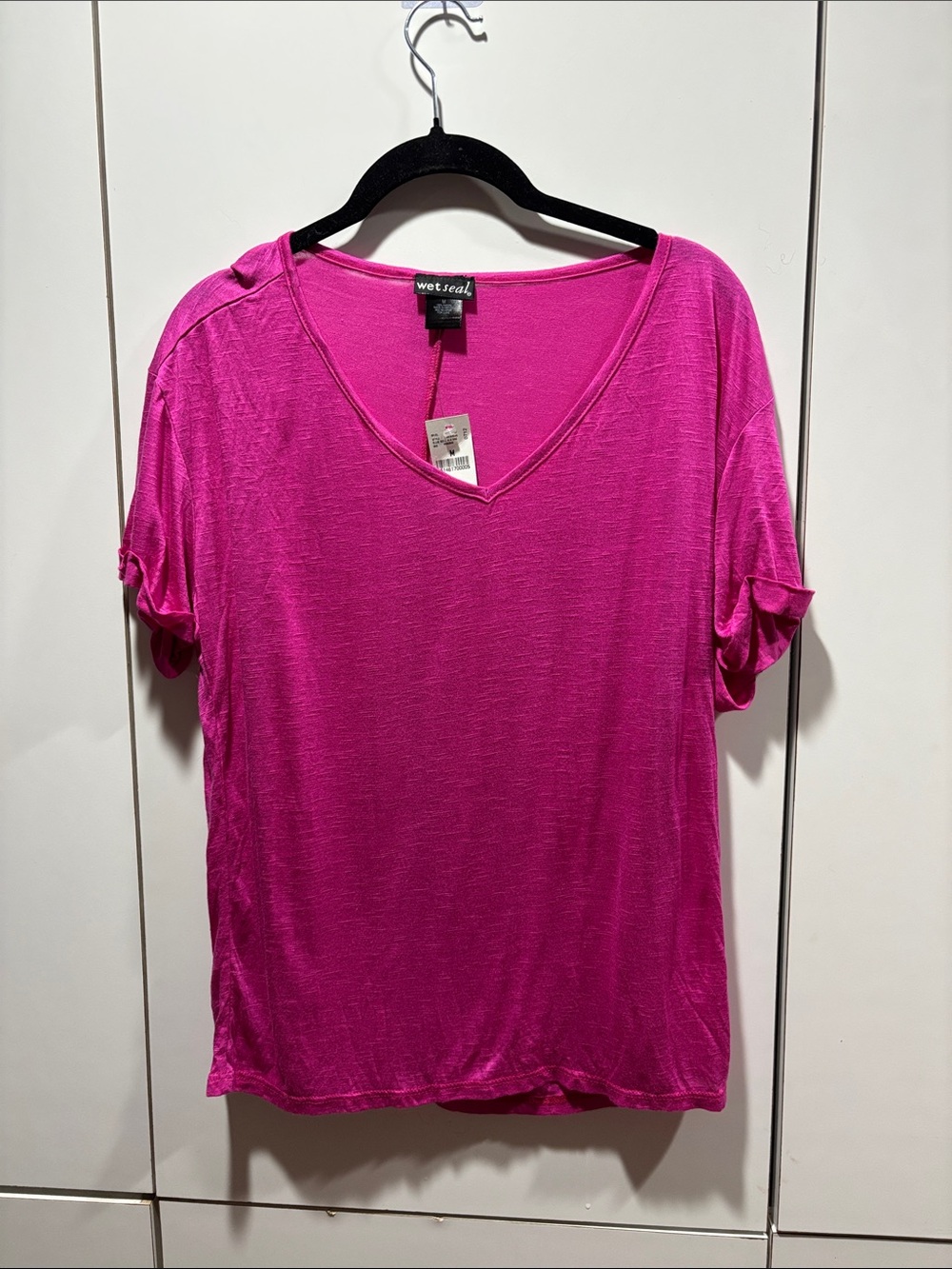 Wet Seal Bright Pink V-Neck Short Sleeve Tee